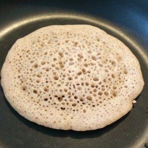 Là aussi, tu peux retourner le crumpet, le dessous sera bien doré! 23 08 2014